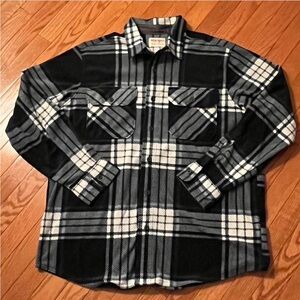 NWOT Wrangler Dark Navy and White Plaid Shirt